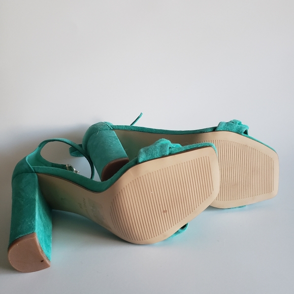 Brand new turquoise heels - Picture 6 of 6